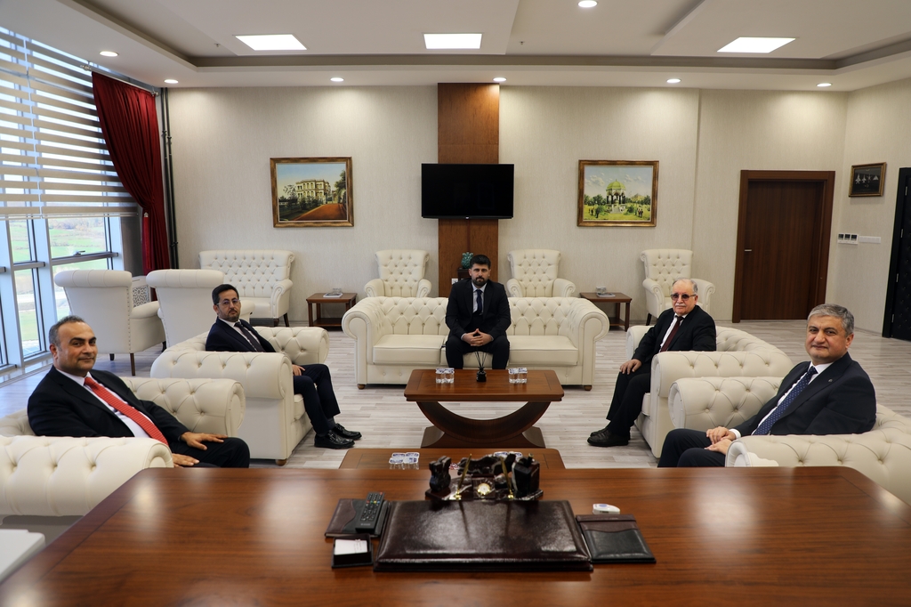 Karabük Valisi Yavuz, Rektör Akkaya’yı ziyaret etti Kapak