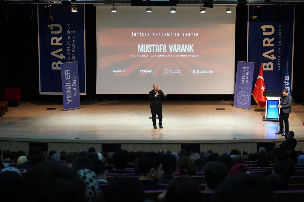 BARÜ’de önceki dönem Sanayi ve Teknoloji Bakanı Mustafa Varank, teknoloji ve girişimciliği anlattı Kapak