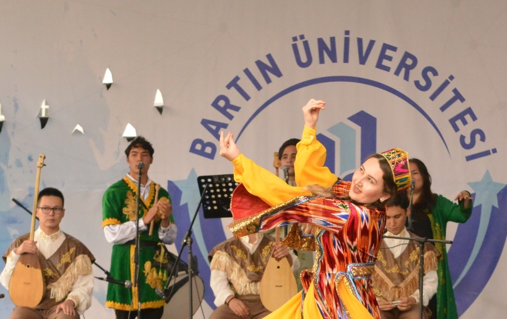 Yesevi Dans Topluluğu'ndan muhteşem gösteri | Bartın ...