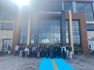 Bölümümüz 1. sınıf öğrencilerine Üniversitemizin Kütüphanesi hakkında bilgilendirici bir etkinlik yapıldı
